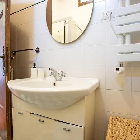 Casa Gaia - Antica In Pieno Centro Апартаменти *