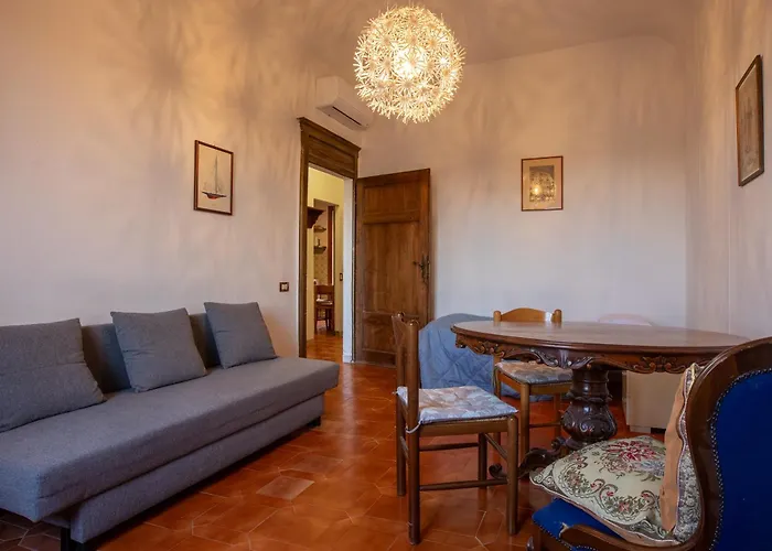 Casa Gaia - Antica In Pieno Centro Апартаменти